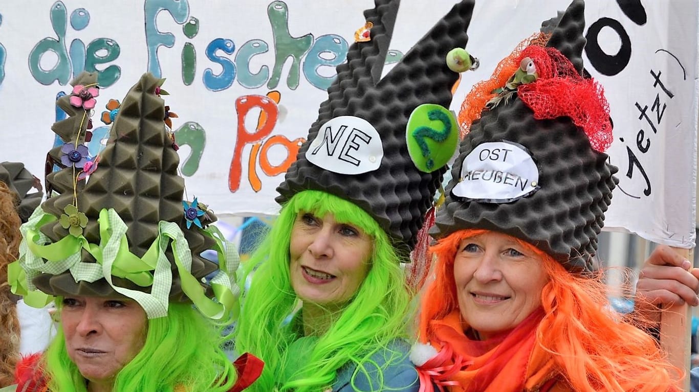 Verkleidete Karnevalisten in Köln (Archivbild): Die Kölner Oberbürgermeisterin Henriette Reker hat klargestellt, dass der Karnevalsauftakt dieses Jahr entfallen muss.