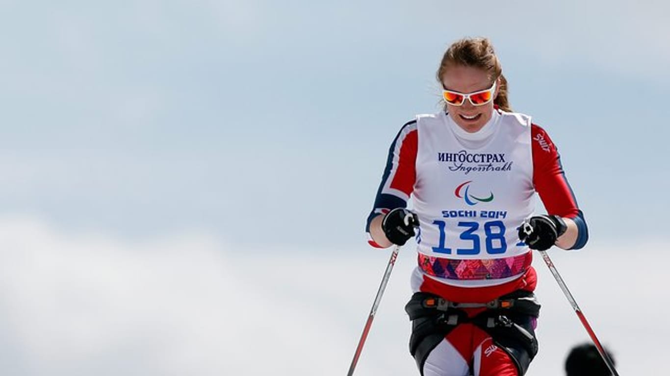 Birgit Skarstein, Behindertensportlerin aus Norwegen, auf der Skipiste.