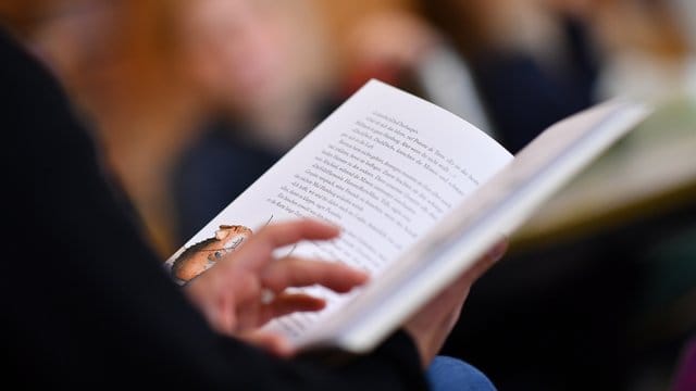 Kinder und Jugendliche, denen in ihrer frühen Kindheit vorgelesen wurde, entwickeln einen positiven Bezug zum Lesen.