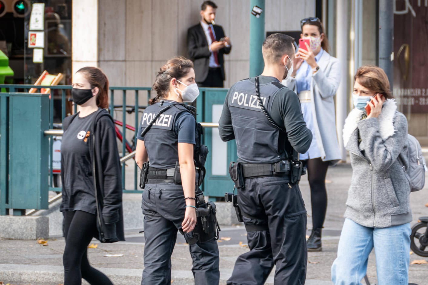 Polizeikontrollen in Berlin: Am Mittwoch könnten strengere Kontaktbeschränkungen eingeführt werden.