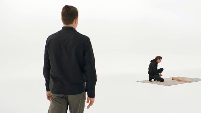 Linus (Friedrich Mücke) will Luca (Laura de Boer) im virtuellen Raum treffen. Linus (Friedrich Mücke) will Luca (Laura de Boer) im virtuellen Raum treffen.