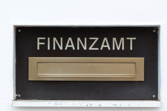 Hinterbliebene müssen für einen Verstorbenen oft noch eine letzte Steuererklärung abgeben.