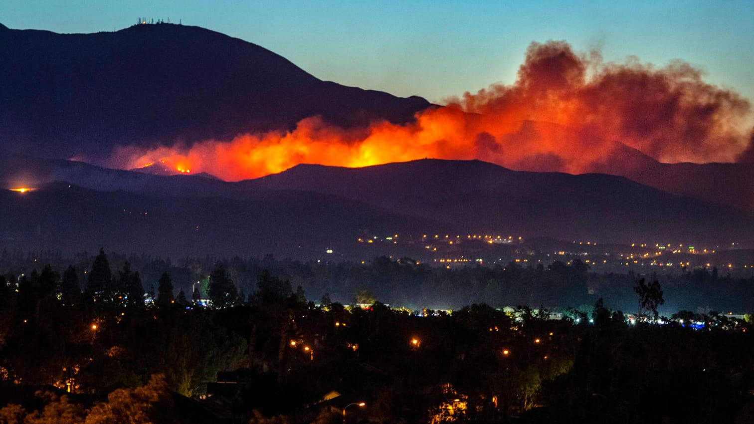 Waldbrand nahe Los Angeles: Für gut 80.000 Haushalte galt ein Evakuierungsbefehl.