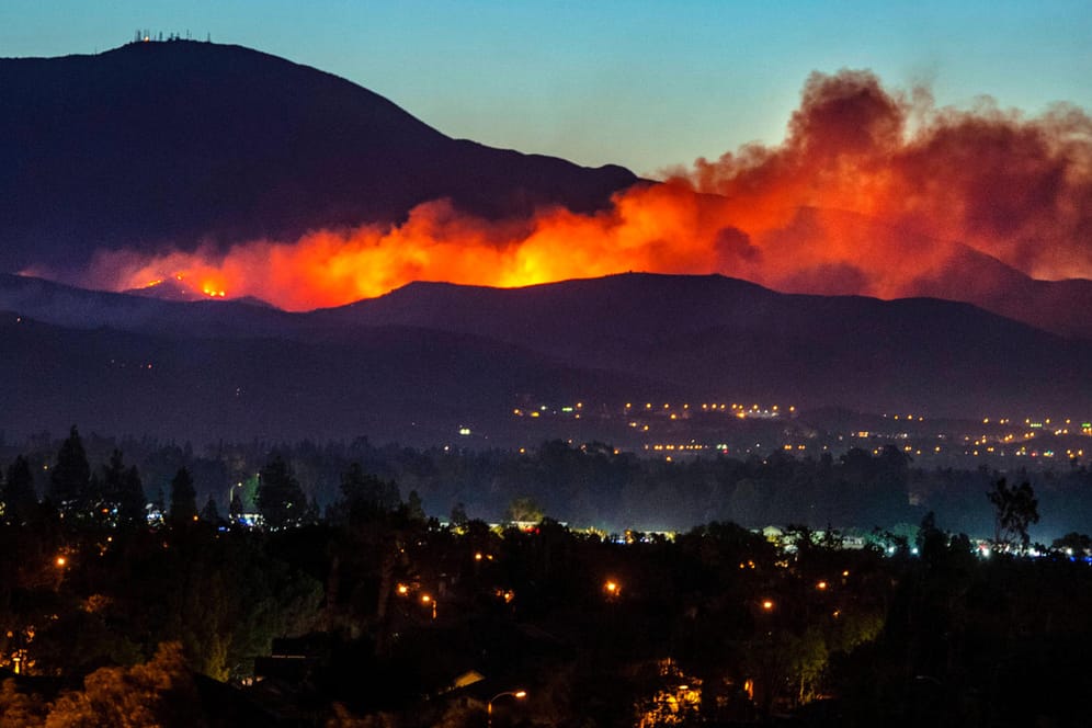 Waldbrand nahe Los Angeles: Für gut 80.000 Haushalte galt ein Evakuierungsbefehl.