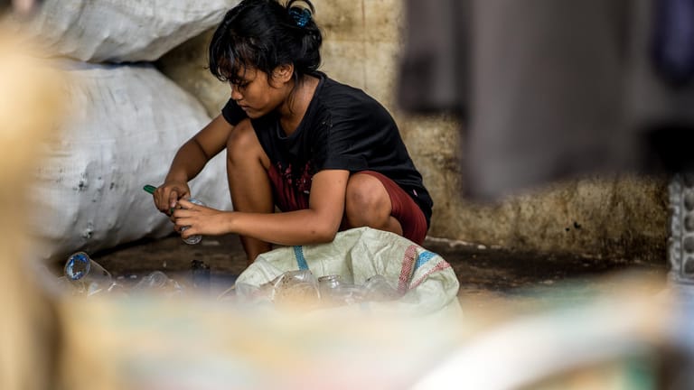 Kinderarbeit: Durch die Corona-Pandemie bricht in vielen armen Familien das Einkommen weg.