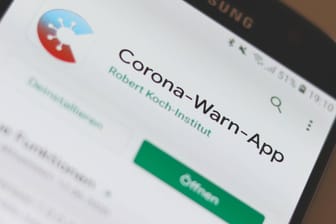 Die Corona-Warn-App wird vom Robert Koch-Institut herausgegeben (Symbolbild): Unbekannte legten die Website des RKI durch eine DDoS-Attacke.