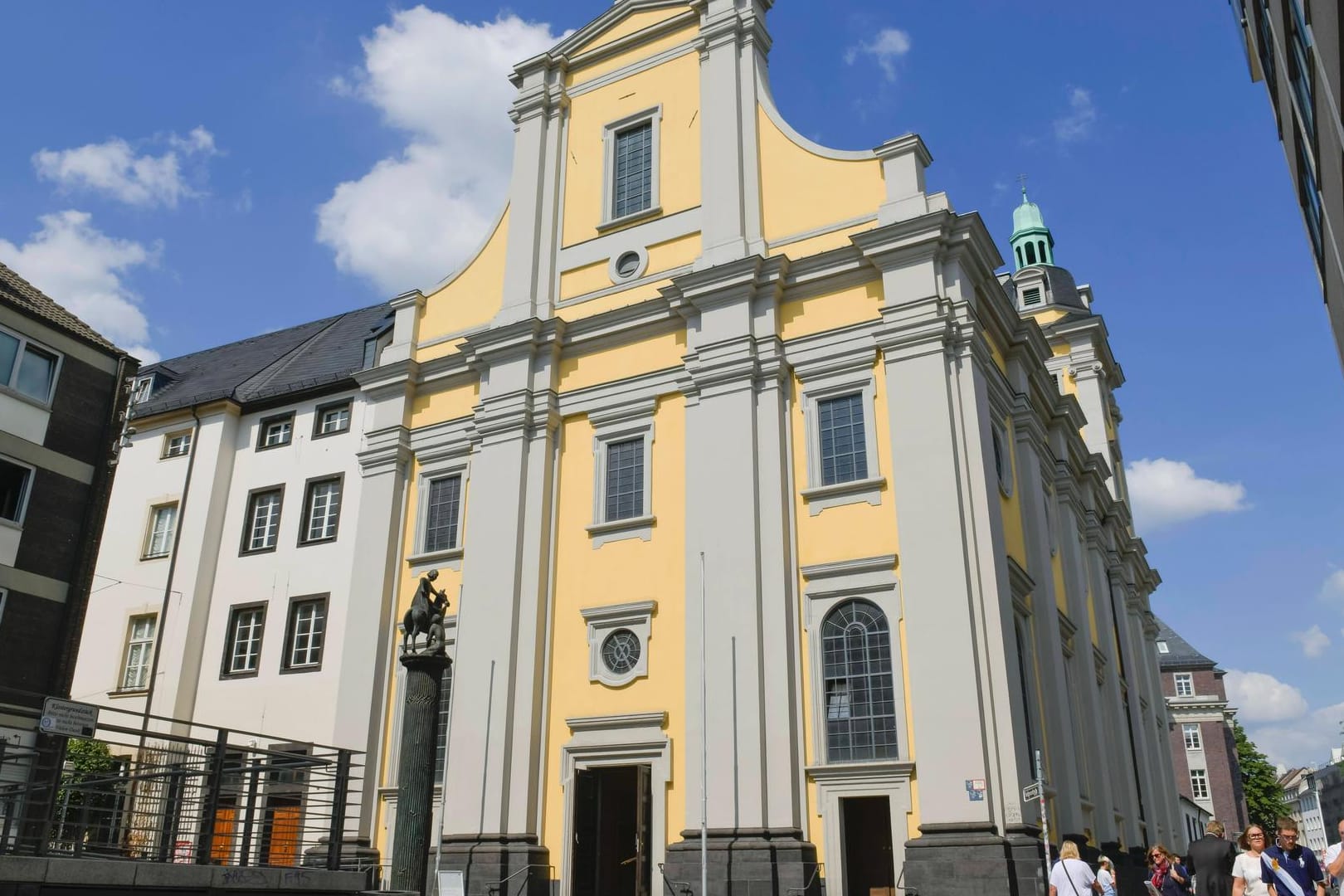 St. Andreas in Düsseldorf (Symbolbild): Die Dominikaner Mönche wollen mit einer Aktionswoche auf die Opfer des Corona-Virus aufmerksam machen.