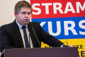 Rasmus Paludan, Vorsitzender der rechtsextremen dänischen Partei "Stram Kurs": Ihm ist am Flughafen Tegel die Einreise nach Deutschland verweigert worden.