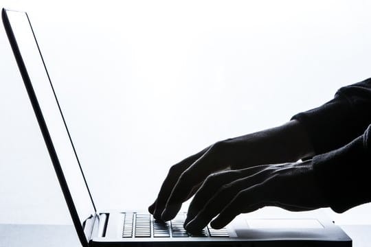 Für Online-Kleinanzeigenmärkte denken sich Betrüger immer neue Tricks aus.