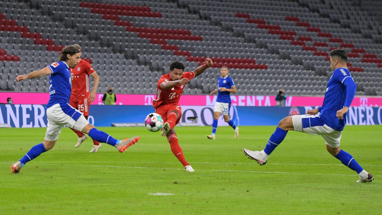 Ein Geisterspiel zwischen Schalke 04 und dem FC Bayern: So werden die Bundesliga-Stadien auch im November aussehen.