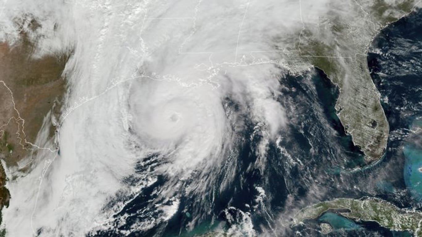 Das Satellitenbild zeigt den Hurrikan "Zeta" über dem Golf von Mexiko.