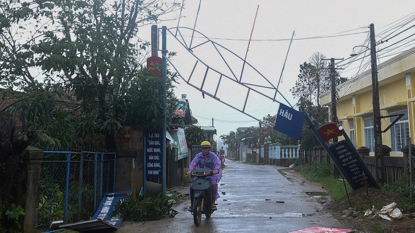 Taifun "Molave": In Vietnam hat der Sturm Todesopfer gefordert. Noch immer werden Menschen vermisst.