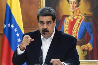 Venezuelas Präsident Nicolás Maduro: Er bezichtigt die USA und europäische Staaten, einen Terrorangriff verübt zu haben.