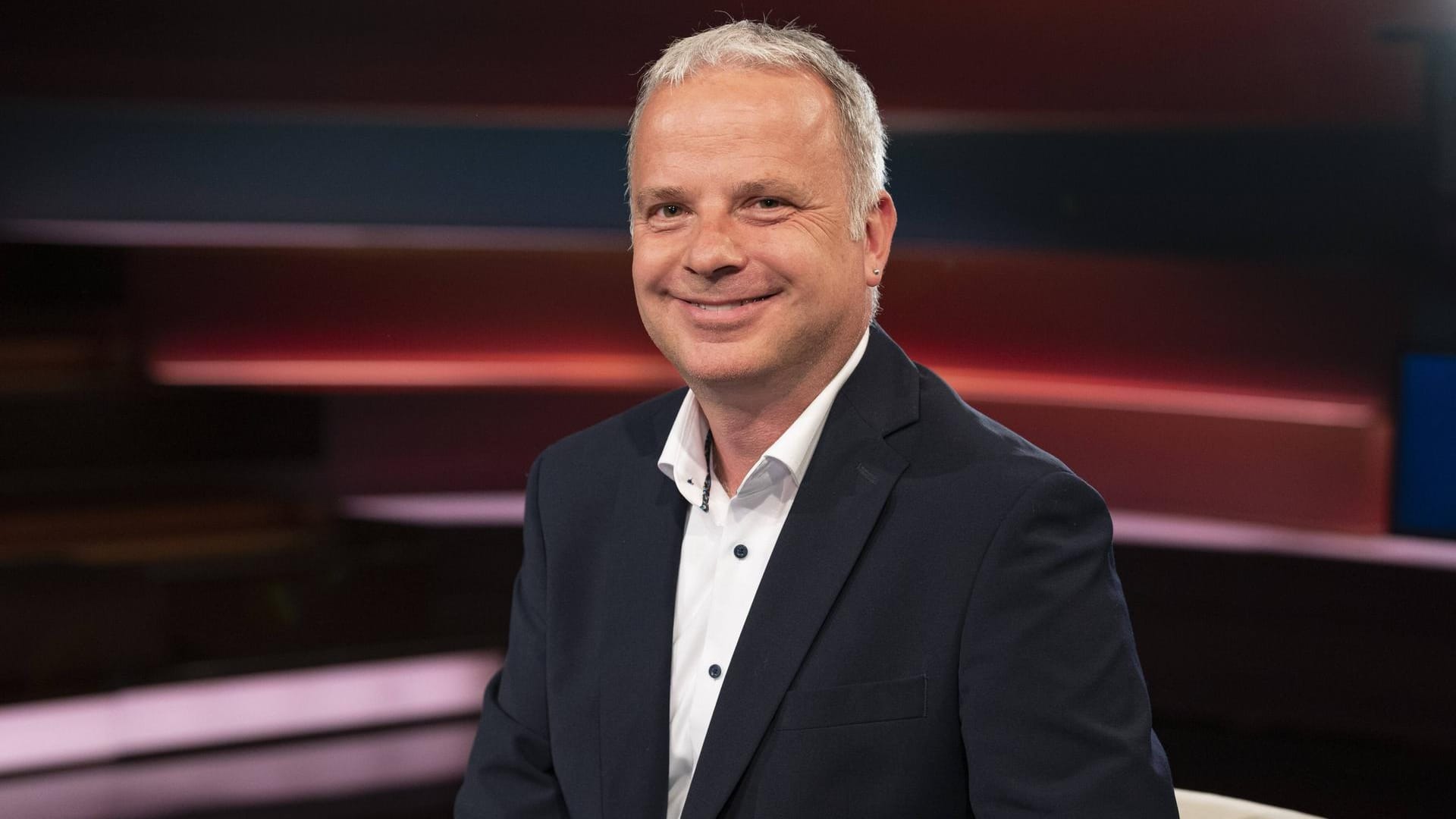 Martin Stürmer als Gast in einer Talkshow (Archivbild): Der Frankfurter Virologe sieht den zweiten Lockdown positiv. Martin Stürmer als Gast in einer Talkshow (Archivbild): Der Frankfurter Virologe sieht den zweiten Lockdown positiv.