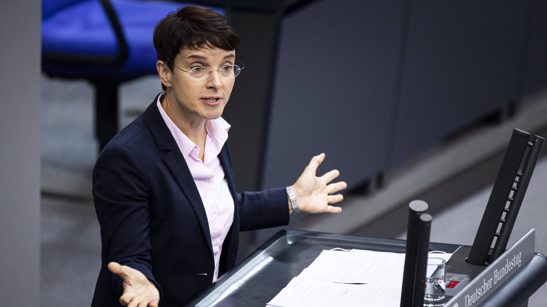 Frauke Petry: Die ehemalige AfD-Politikerin hat sich im Bundestag der Maskenpflicht widersetzt.