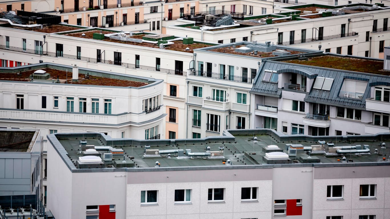 Wohnhäuser in Berlin: Das Bundesverfassungsgericht hat einen Eilantrag gegen den Berliner Mietendeckel abgelehnt.