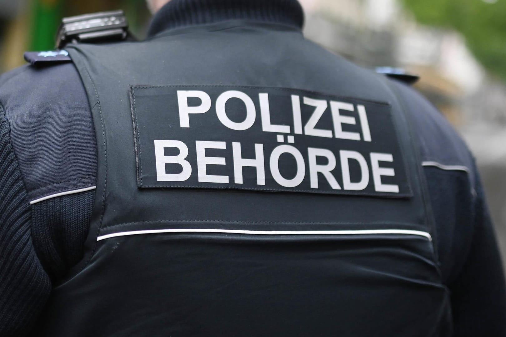 Corona-Regeln: Will die Polizei kontrollieren, ob Personen in Privatwohnungen die Regeln einhalten, muss sie dabei die Grundrechte beachten.