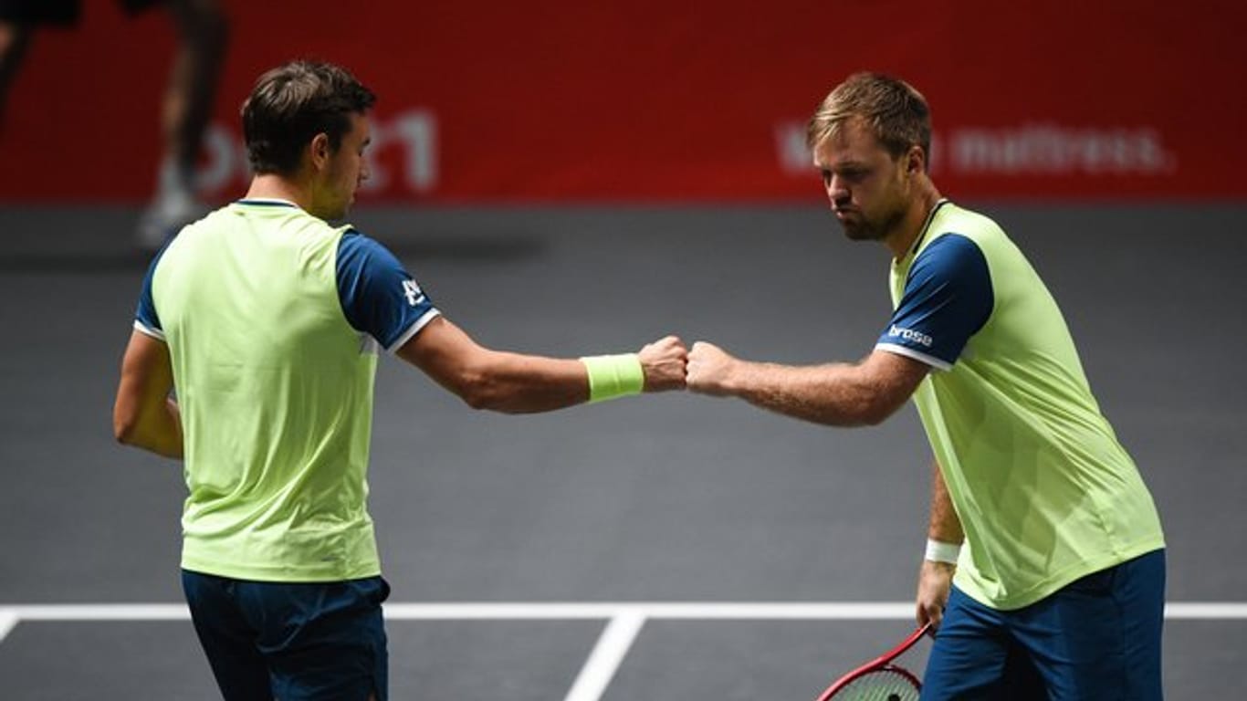 Stehen in Wien im Halbfinale: Kevin Krawietz (r) und Andreas Mies.