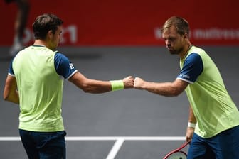 Stehen in Wien im Halbfinale: Kevin Krawietz (r) und Andreas Mies.