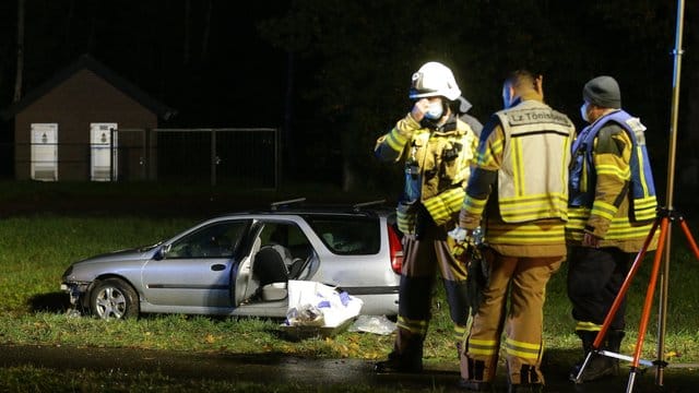 In Kempen am Niederrhein ist ein Auto in eine Menschenmenge gefahren.