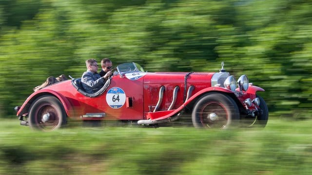 Bella Macchina in Bella Italia: Die Mille Miglia richtet sich eher an solventere Oldtimer-Besitzer oder auch an Werke, die ihren musealen Kostbarkeiten aus der Sammlung stilechten Auslauf gönnen wollen.