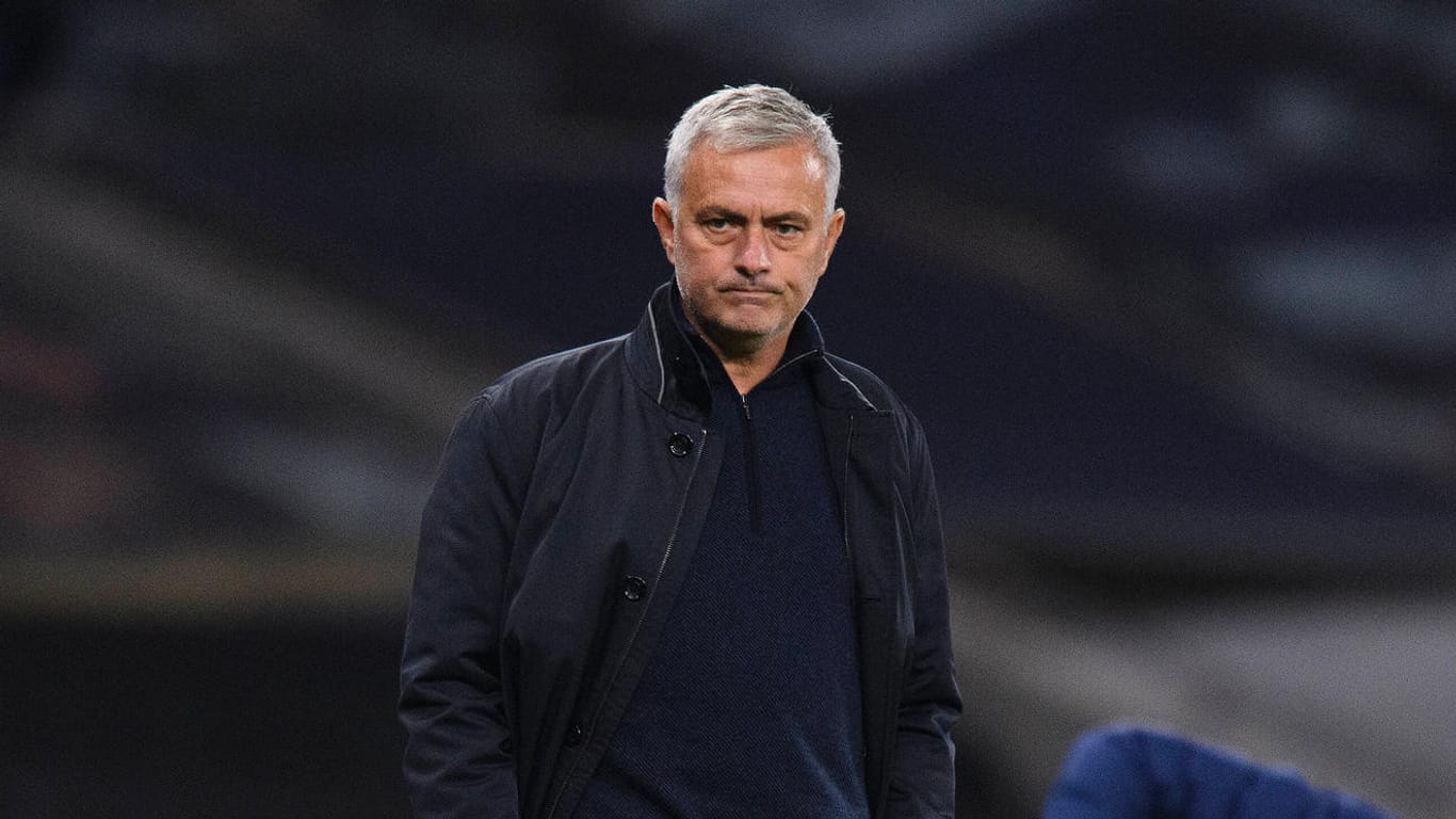 Jose Mourinho: Tottenhams Trainer zeigte sich empört von der Leistung seiner Spieler gegen Antwerpen.