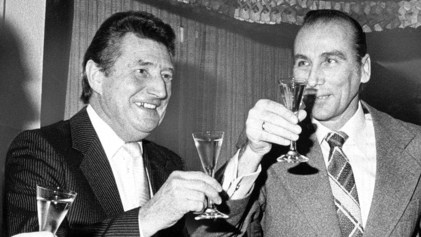 Die Weltmeister von 1954: Horst Eckel (r.) mit Fritz Walter.