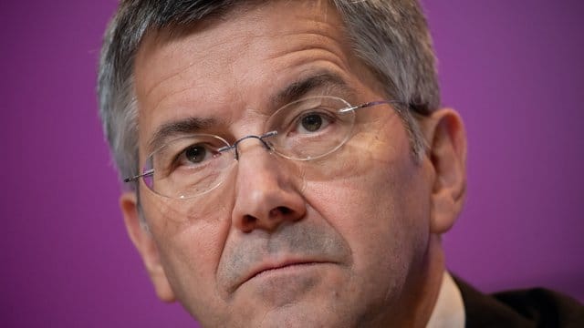 Herbert Hainer, Präsident des FC Bayern München, aufgenommen während einer Pressekonferenz. Herbert Hainer, Präsident des FC Bayern München, aufgenommen während einer Pressekonferenz.