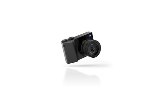 Das Festbrennweite-Objektiv der ZX1 hat Zeiss exakt auf den 37-Megapixel-Sensor abgestimmt.