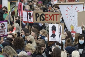 In Polen wird vehement gegen das Abtreibungsverbot protestiert.