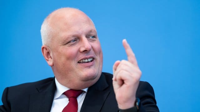 Datenschutzbeauftragter Ulrich Kelber kritisiert neue Überwachungspläne. Datenschutzbeauftragter Ulrich Kelber kritisiert neue Überwachungspläne.