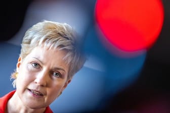 Ministerpräsidentin Manuela Schwesig kündigt an: Touristen müssen Mecklenburg-Vorpommern verlassen.