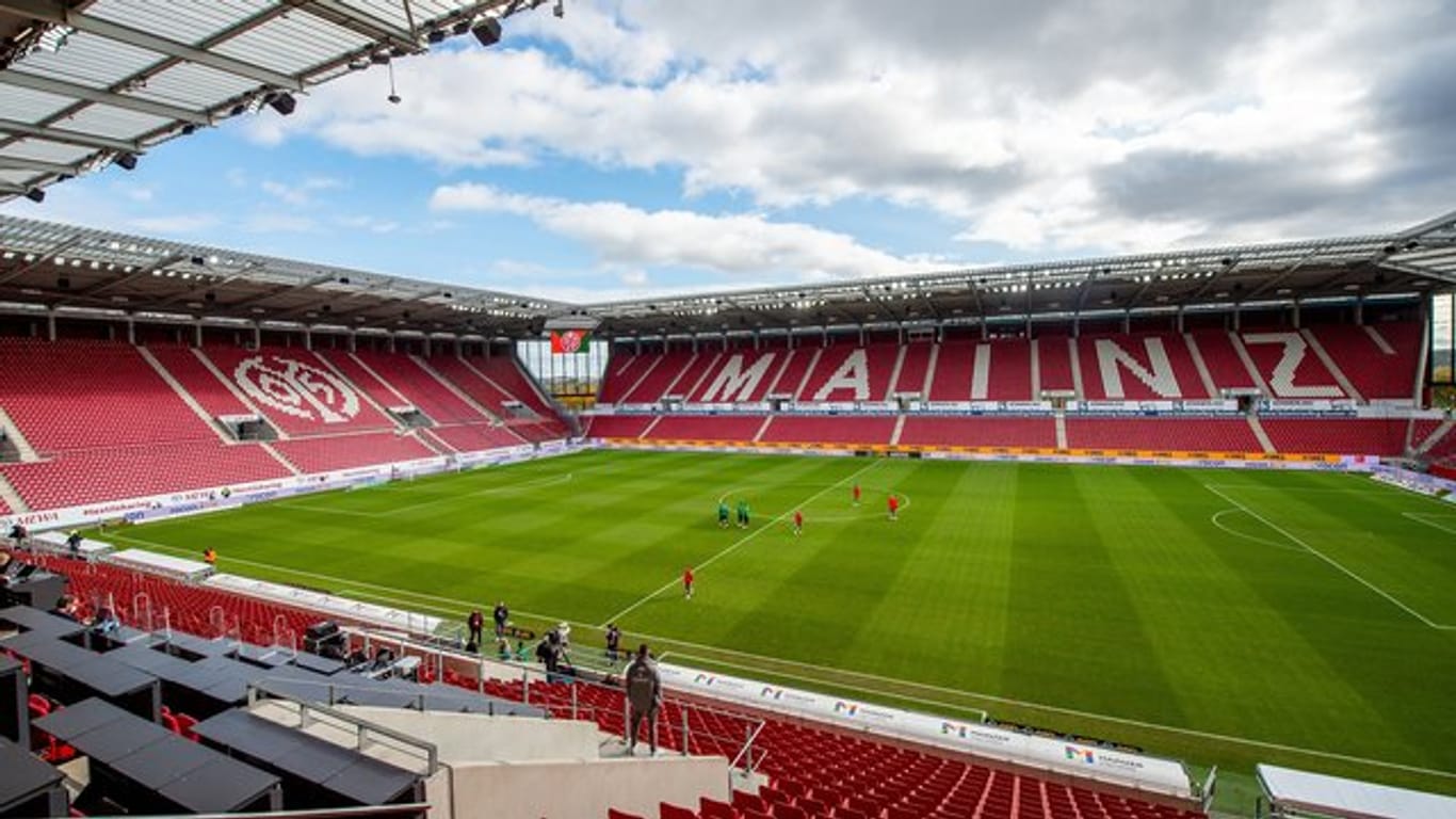 Dem FSV Mainz 05 fehlen in der aktuellen Saison etwa 16 Millionen Euro durch leere Ränge im eigenen Stadion.