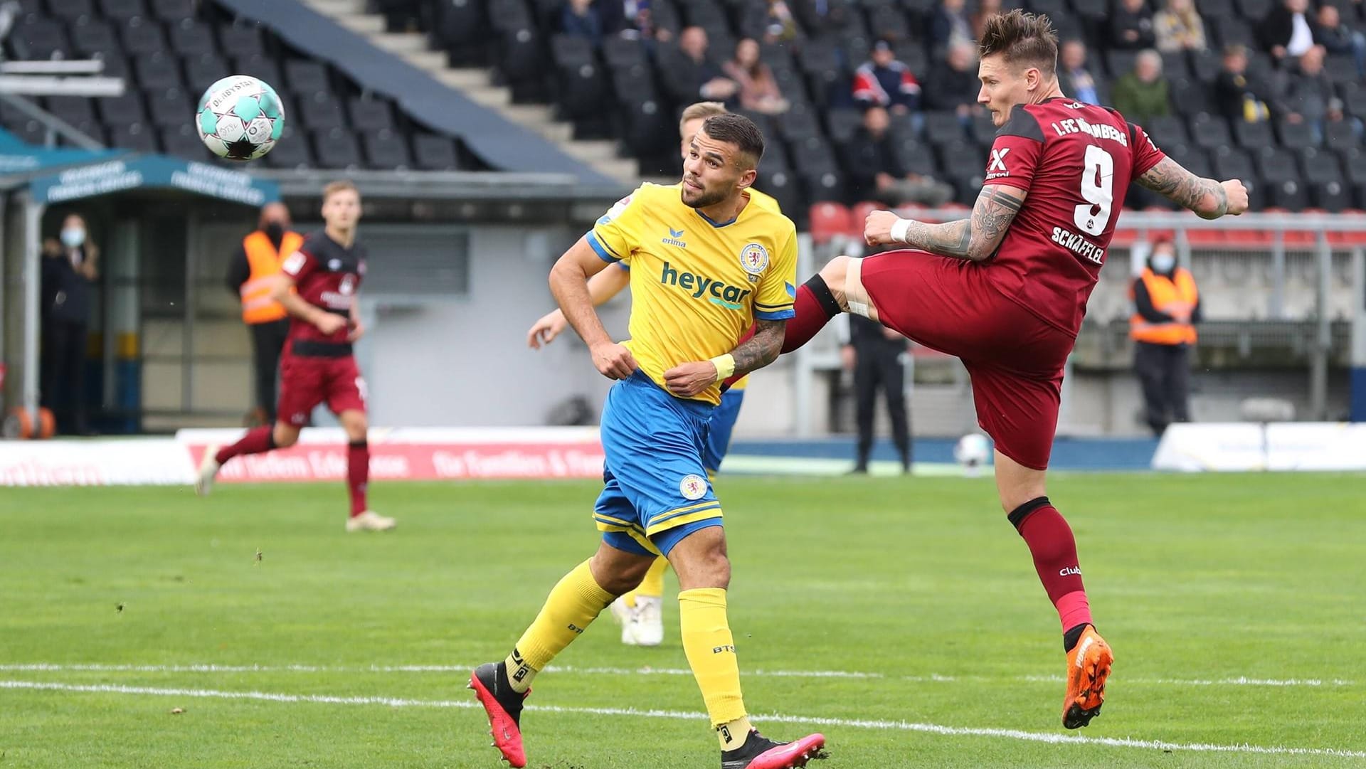 2. Bundesliga: Eintracht Braunschweig und der 1. FC Nürnberg im Traditionsduell. 2. Bundesliga: Eintracht Braunschweig und der 1. FC Nürnberg im Traditionsduell.