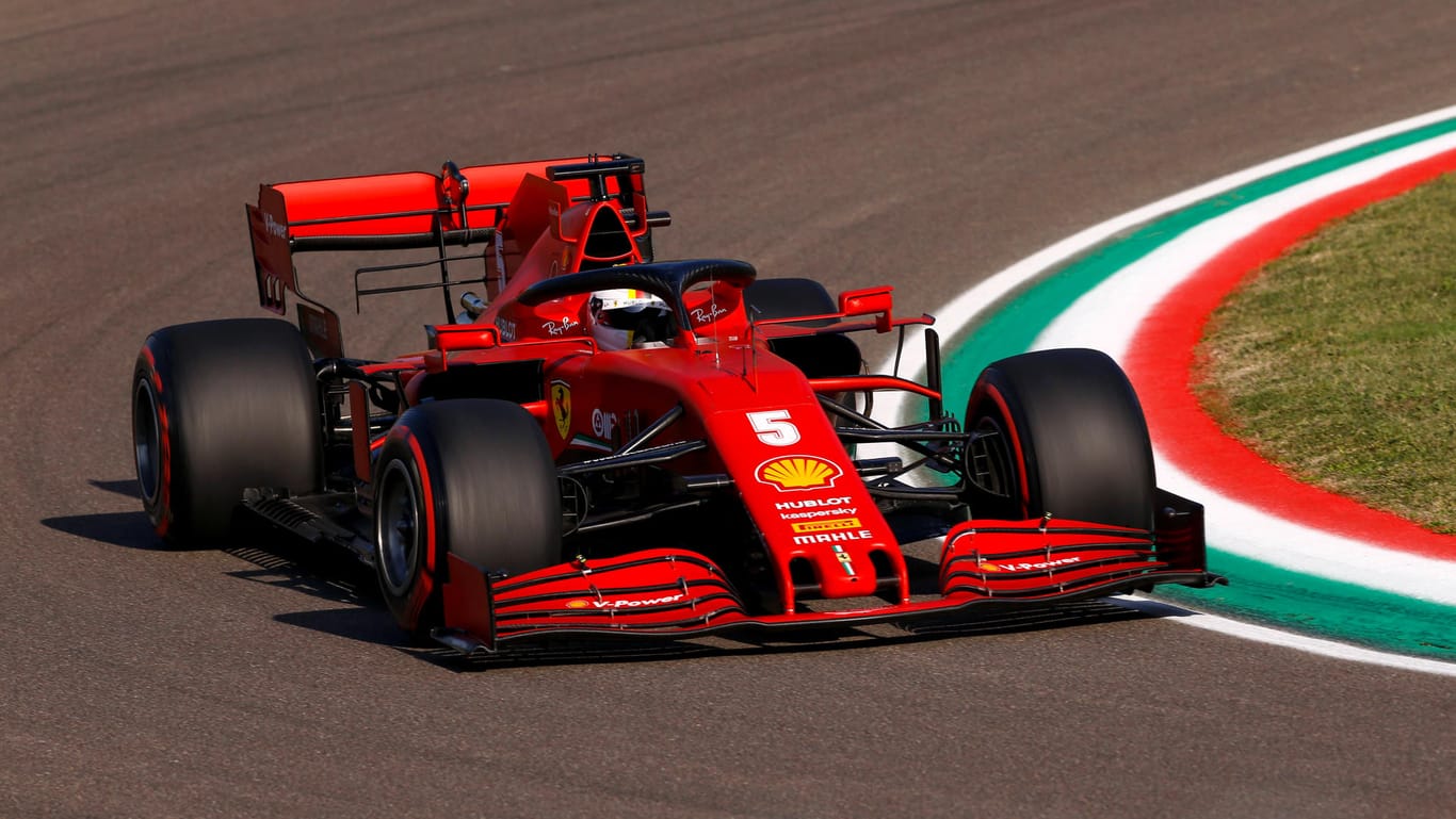 Sebastian Vettel auf der Strecke in Imola.