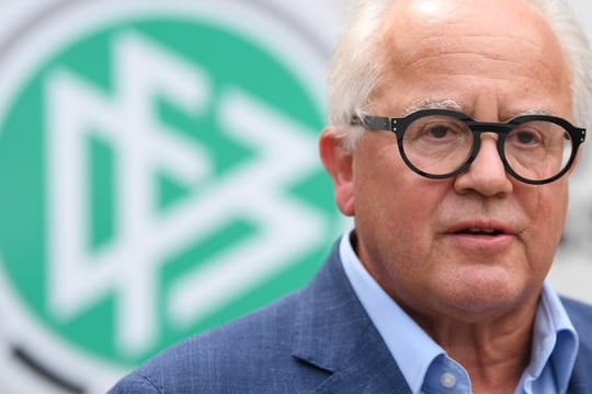 Fritz Keller, Präsident des Deutschen Fußball-Bundes (DFB), sieht noch viel Entwicklungspotenzial im Frauenfußball.