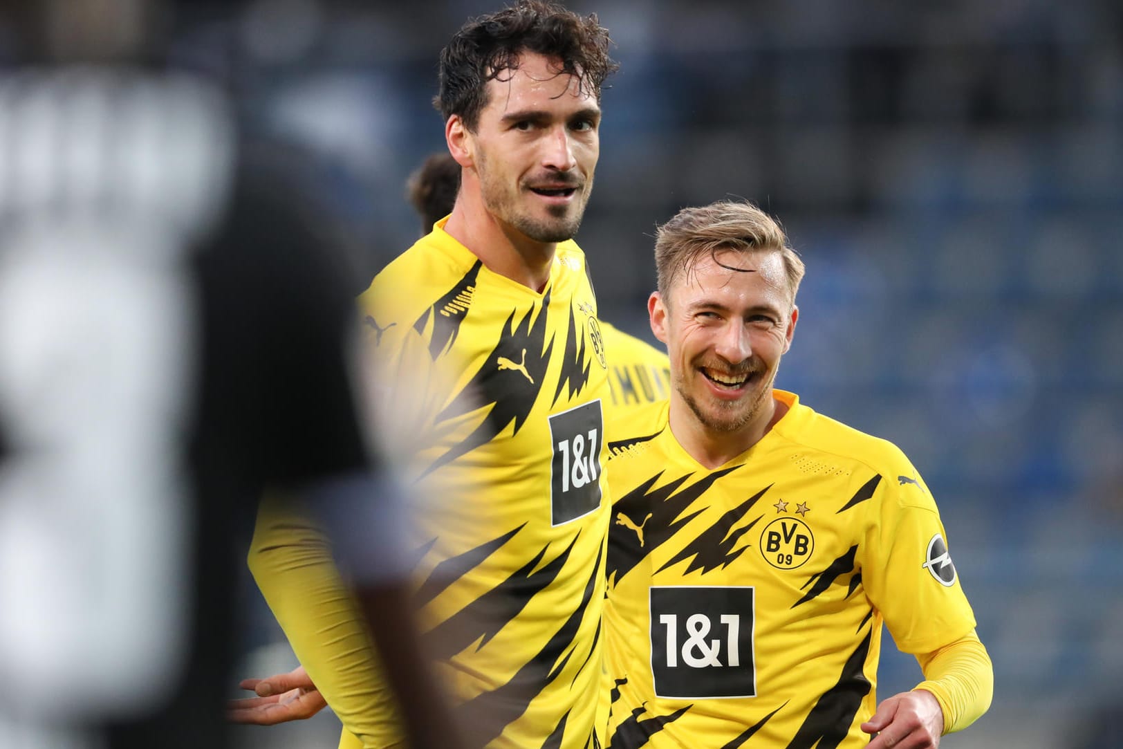 Matchwinner: Mats Hummels feiert mit Teamkollege Felix Passlack.
