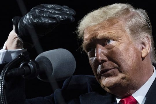 Donald Trump am Samstag bei einer Wahlkampfveranstaltung auf dem Regionalflughafen Williamsport.