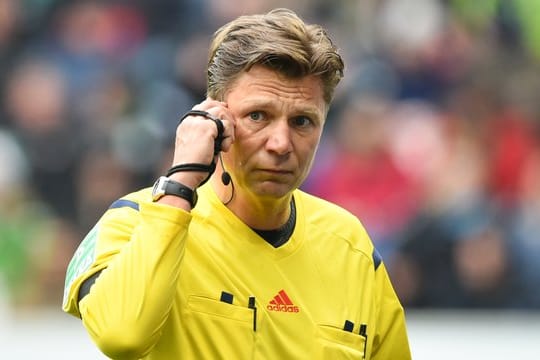 Ist genervt vom ständigen Reklamieren der Fußball-Profi: Ex-Referee Thorsten Kinhöfer.