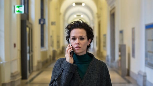 Fida Emam (Melika Foroutan) in einer Szene aus "Wiener Blut". Fida Emam (Melika Foroutan) in einer Szene aus "Wiener Blut".