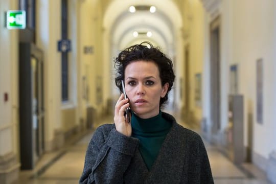 Fida Emam (Melika Foroutan) in einer Szene aus "Wiener Blut".
