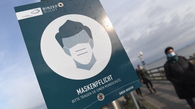 In diesem Spätsommer und Herbst gibt es laut der Barmer-Krankenkasse deutlich weniger Krankschreibungen wegen Atemwegserkrankungen.