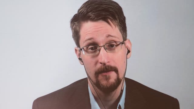 Edward Snowden: "Lindsay und ich werden Amerikaner bleiben, die ihren Sohn mit jenen Werten Amerikas großziehen, die wir lieben.