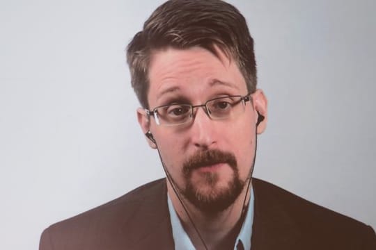 Edward Snowden: "Lindsay und ich werden Amerikaner bleiben, die ihren Sohn mit jenen Werten Amerikas großziehen, die wir lieben.