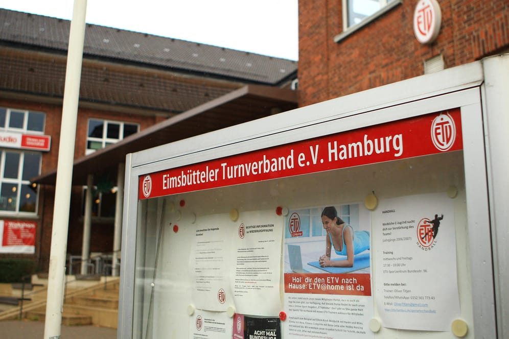 Das Sportzentrum des Eimsbütteler TV in der Bundesstraße 96 (Symbolbild): Der verinein will Mitgliedern die Outdoor-Anlagen auch während des Teil-Lockdown zur Verfügung stellen.
