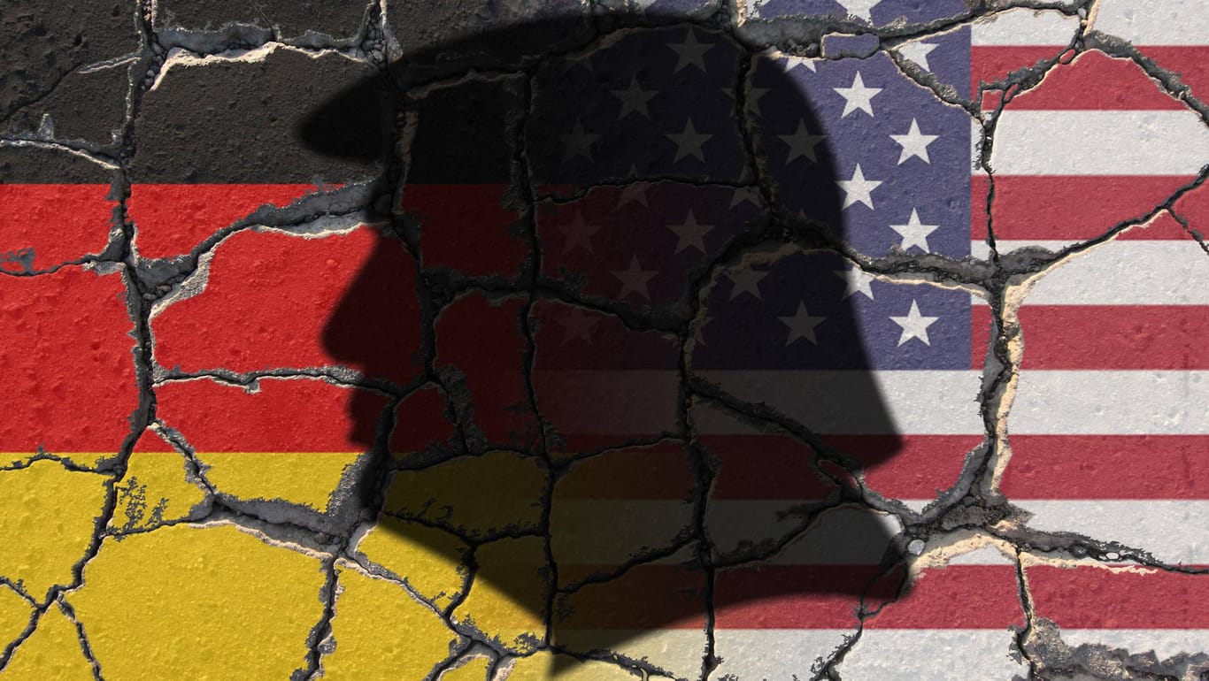 Schatten von Donald Trump (Symbolbild): Die US-Wahl ist für die deutsche Wirtschaft von Interesse.