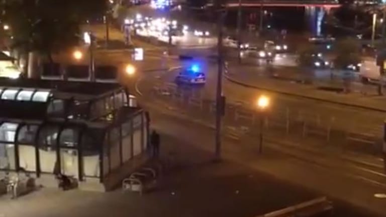 Polizeieinsatz in der Wiener Innenstadt: In der Nähe einer Synagoge hat es offenbar einen Angriff gegeben.