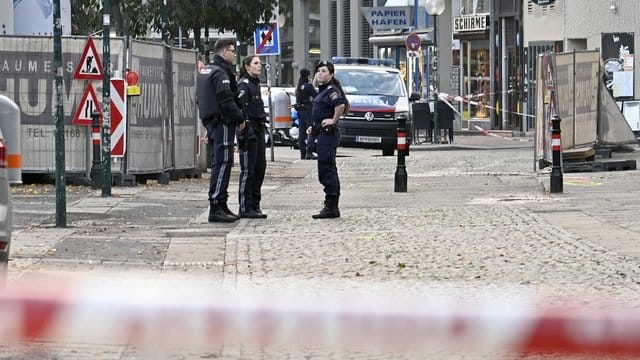 Bewaffnete Polizisten im Zentrum der österreichischen Hauptstadt.