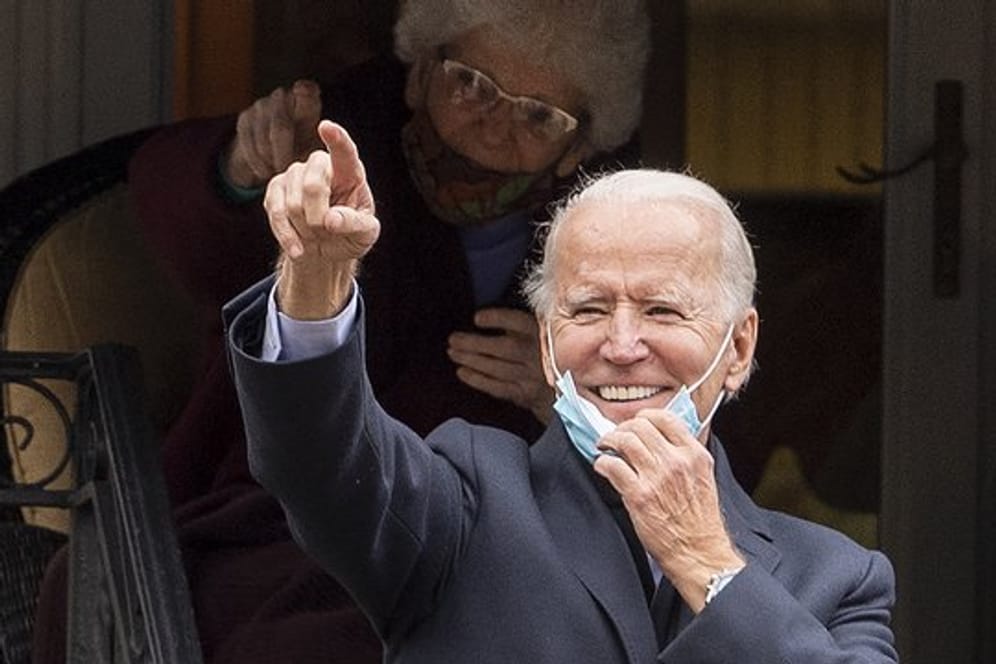 Herausforderer Joe Biden steht vor seinem Elternhaus in Scranton/Pennsylvania.