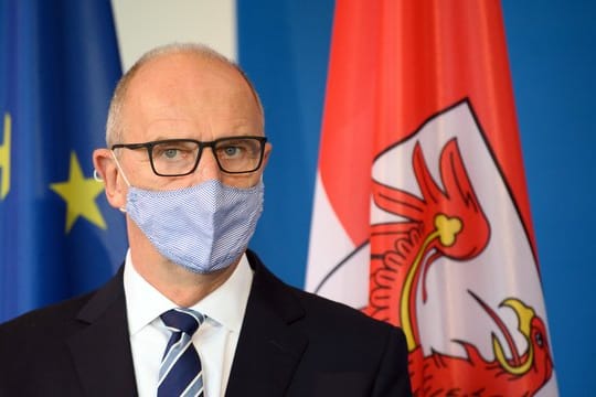 Dietmar Woidke, hier Anfang Oktober, hat sich mit dem Coronavirus infiziert.